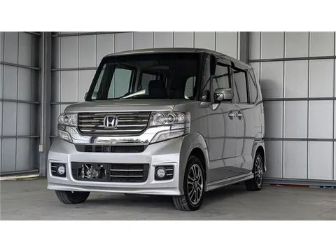 Honda N-BOX Custom