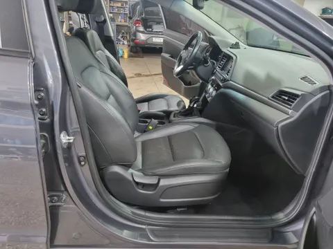 Hyundai Elantra (Avante)