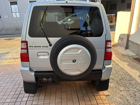 Mitsubishi Pajero Mini