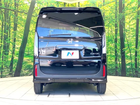 Honda N-BOX Custom