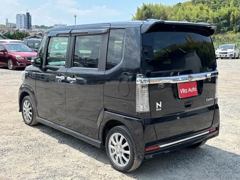 Honda N-BOX Custom
