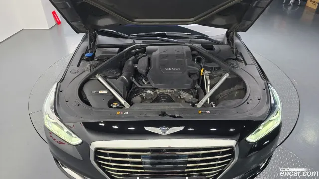 Genesis G90 (EQ900)
