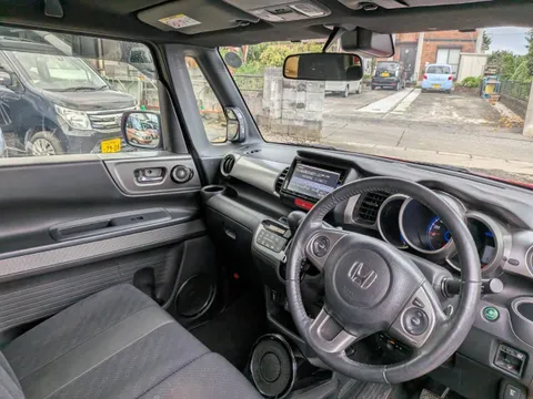 Honda N-BOX Slash