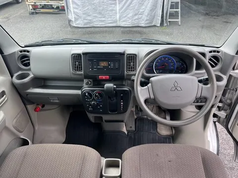 Mitsubishi Minicab Van