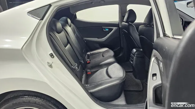 Hyundai Elantra (Avante)