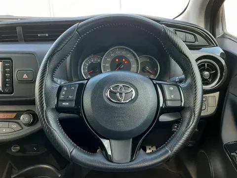 Toyota Yaris (Vitz)