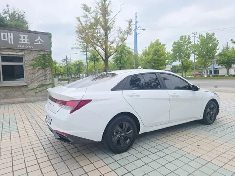 Hyundai Elantra (Avante)