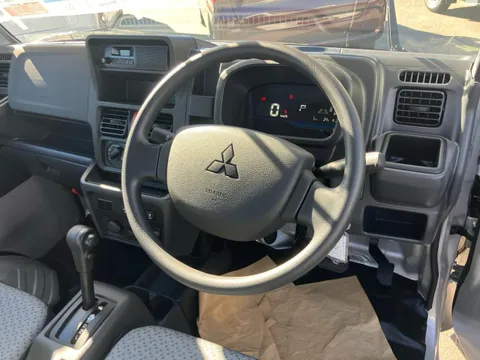 Mitsubishi Minicab Truck
