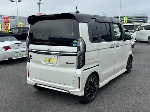 Honda N-BOX Custom