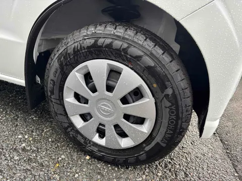 Nissan Clipper Van