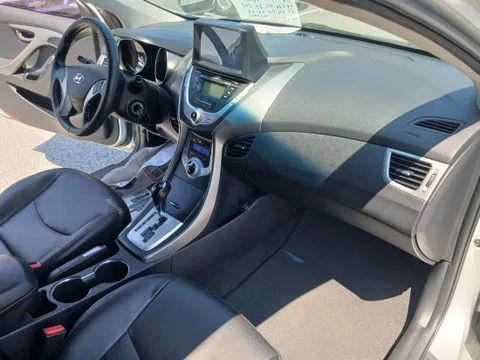 Hyundai Elantra (Avante)