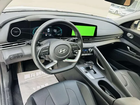 Hyundai Elantra (Avante)