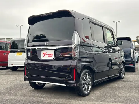 Honda N-BOX Custom