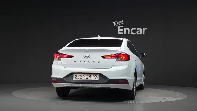 Hyundai Elantra (Avante)