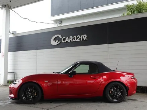 Mazda MX-5 (Roadster)