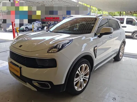 Lynk & Co 01