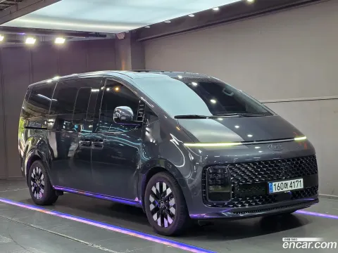 Hyundai Staria