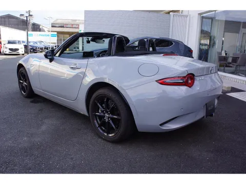 Mazda MX-5 (Roadster)