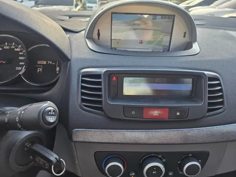 Renault SM3