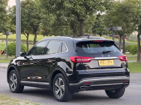 Hongqi HS5