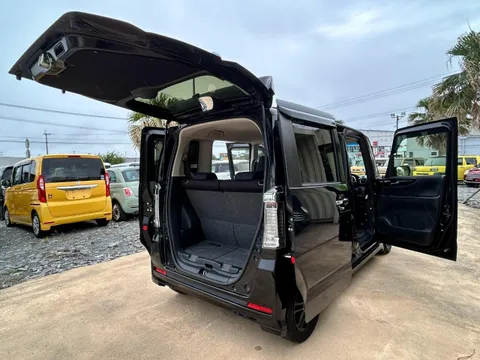 Honda N-BOX Custom