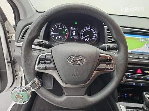 Hyundai Elantra (Avante)