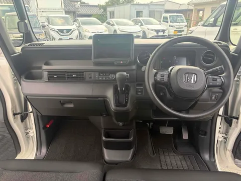 Honda N-BOX Custom