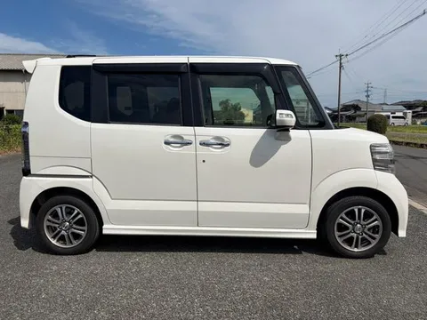 Honda N-BOX Custom