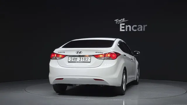Hyundai Elantra (Avante)