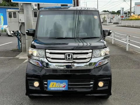 Honda N-BOX Custom