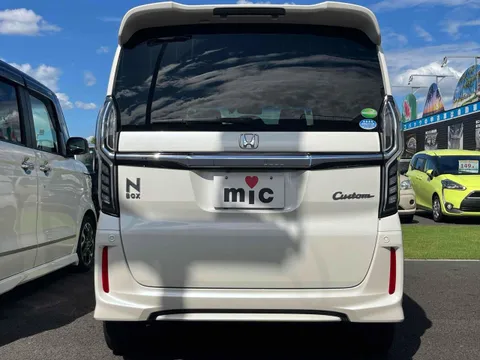 Honda N-BOX Custom