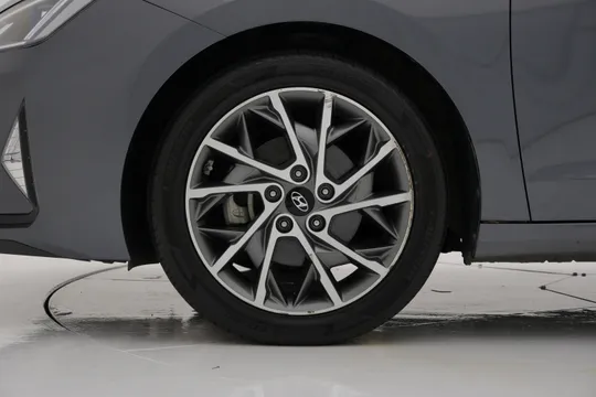 Hyundai Elantra (Avante)