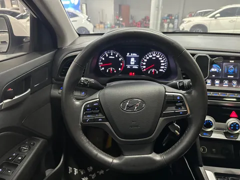 Hyundai Elantra (Avante)
