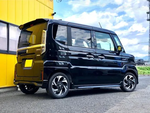 Suzuki Spacia Custom