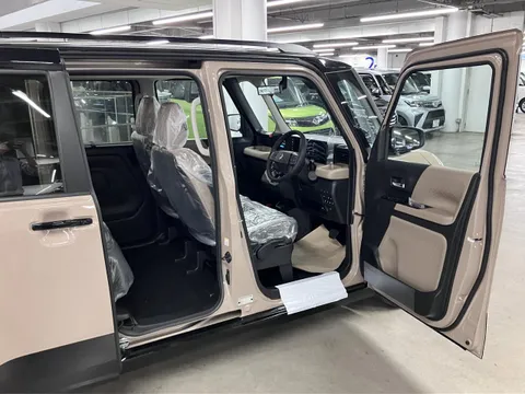 Mitsubishi Delica Mini