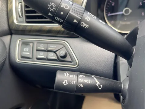 Hongqi H7
