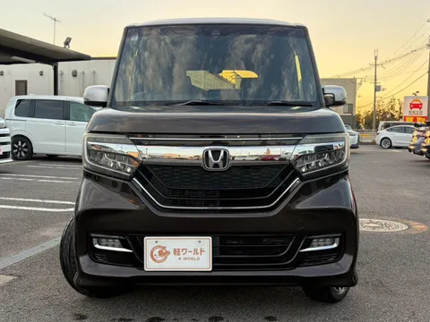 Honda N-BOX Custom