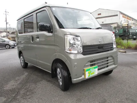 Nissan Clipper Van