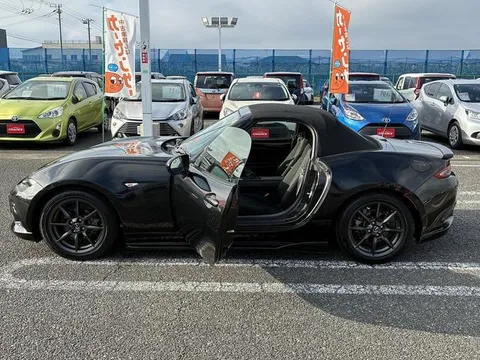 Mazda MX-5 (Roadster)
