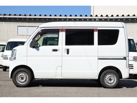 Mitsubishi Minicab Van