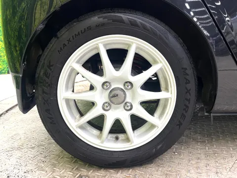 Daihatsu Mira Tocot