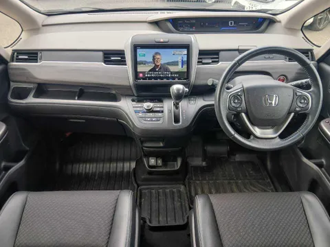 Honda Freed Plus