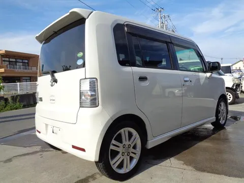 Toyota Pixis Space