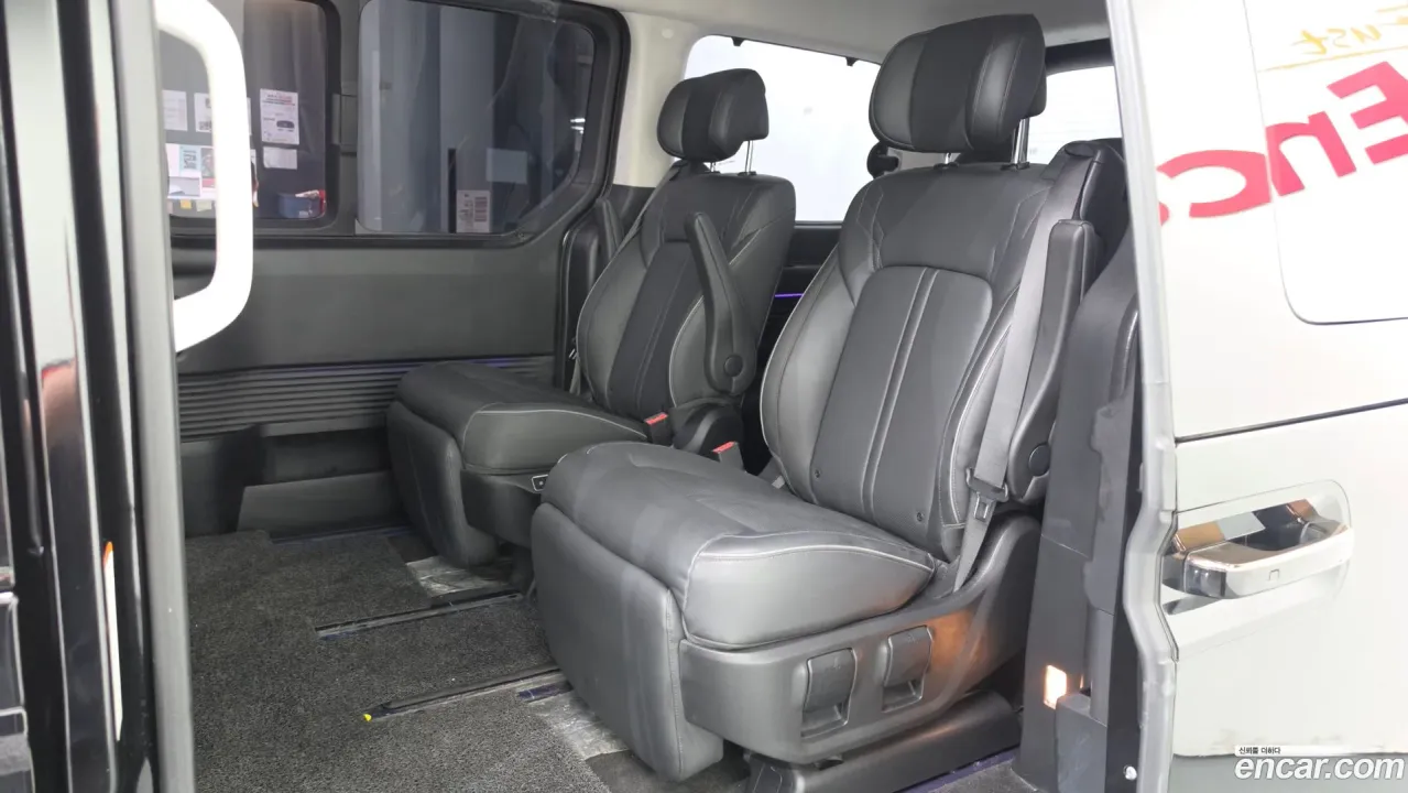Hyundai Staria
