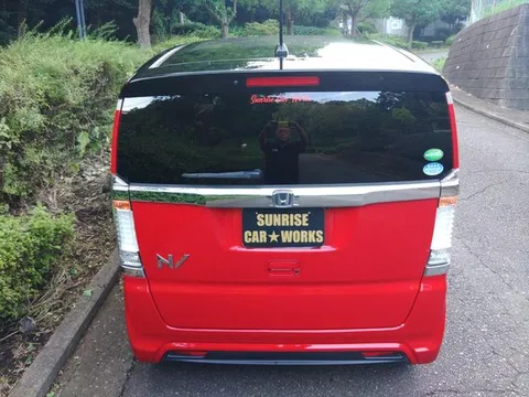 Honda N-BOX Slash