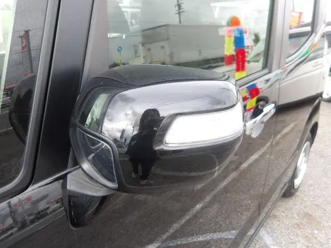 Honda N-BOX Slash