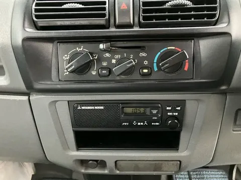 Mitsubishi Minicab Van