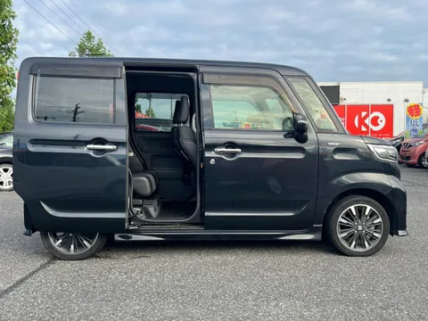 Suzuki Spacia Custom