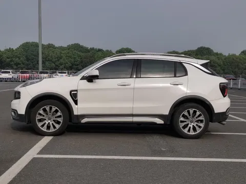 Lynk & Co 01
