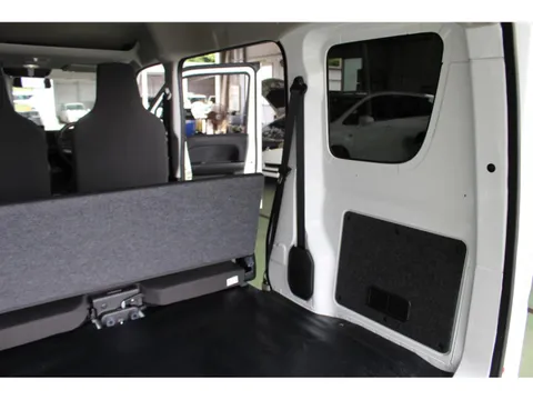Nissan Clipper Van